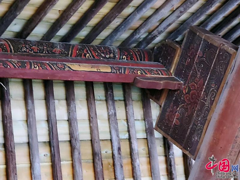 这些图文记载了啥？“千年古刹”宏觉寺发现千年梁檩彩绘和题记