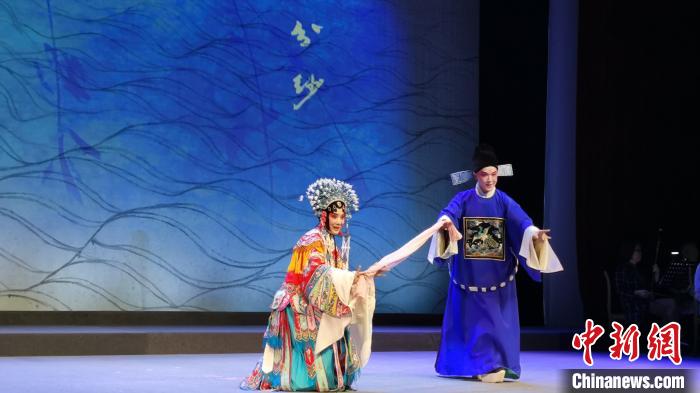 杨守松的《浣纱记》力求原汁原味呈现出500多年前梁辰鱼笔下范蠡与西施的故事?！≈由?摄